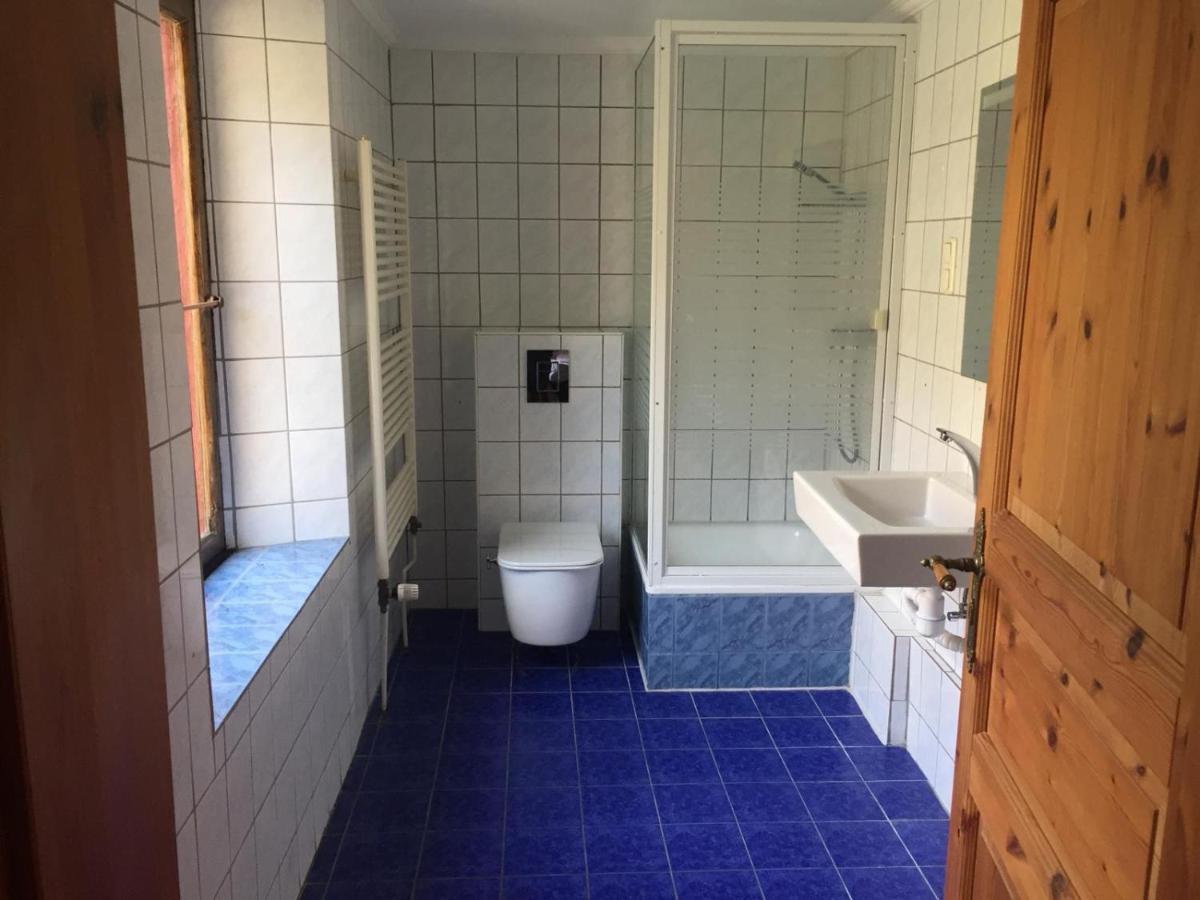 Hotel Altes Faehrhaus Duisburgo Esterno foto