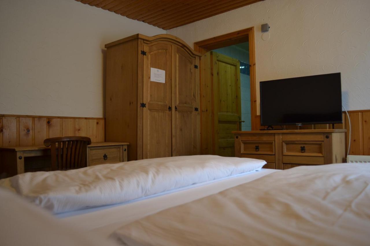 Hotel Altes Faehrhaus Duisburgo Esterno foto