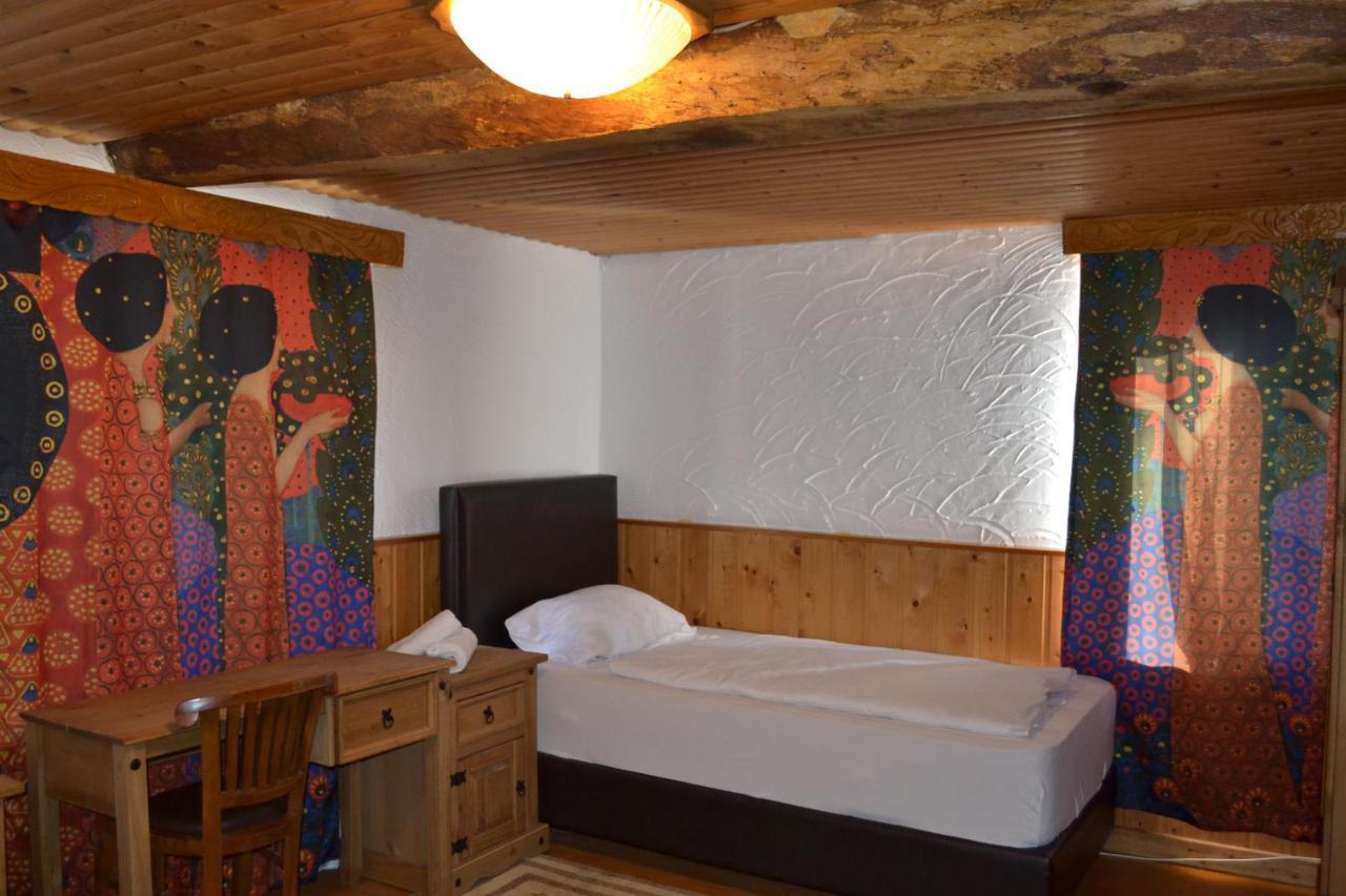 Hotel Altes Faehrhaus Duisburgo Esterno foto