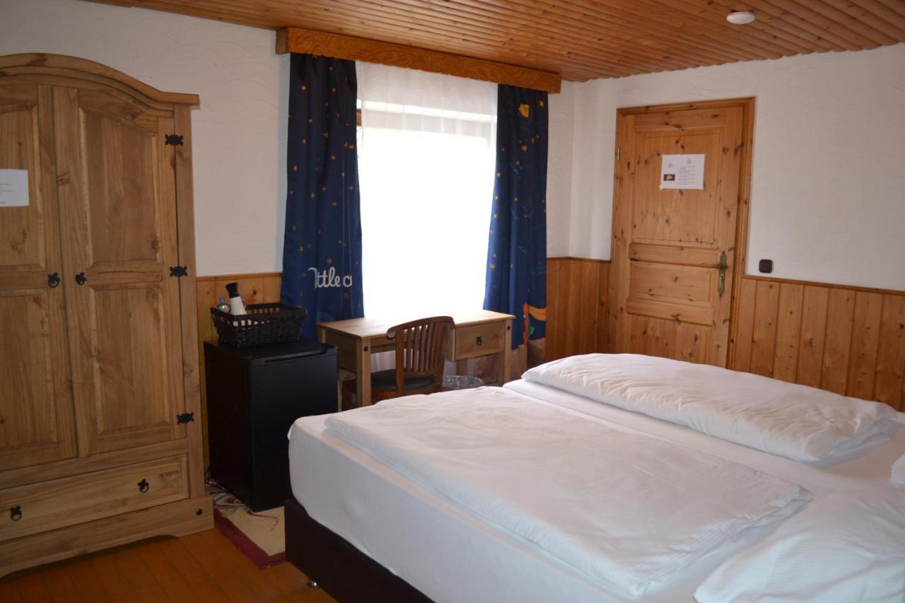 Hotel Altes Faehrhaus Duisburgo Esterno foto